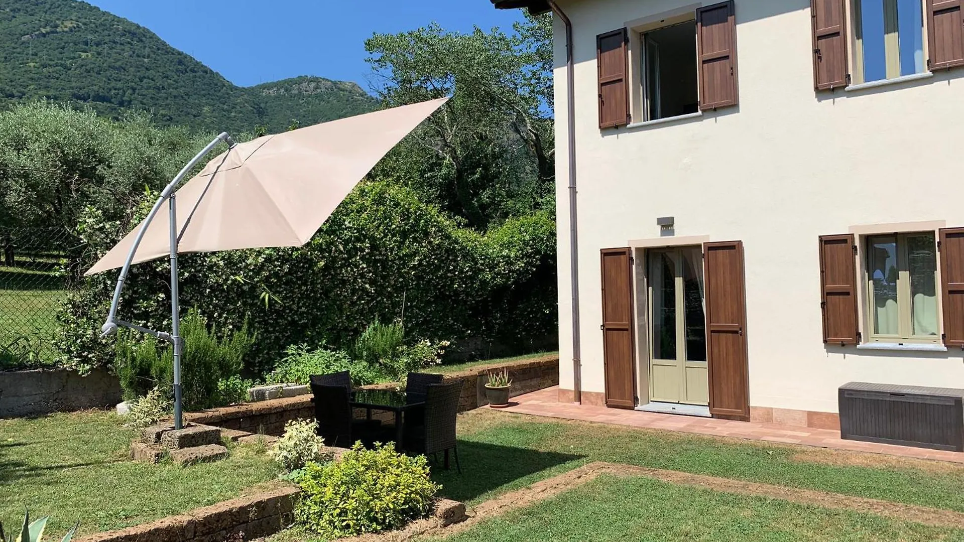 La Bolvedrina - Lake Como Villa Apartments - Garden & First Floor Tremezzo Italia