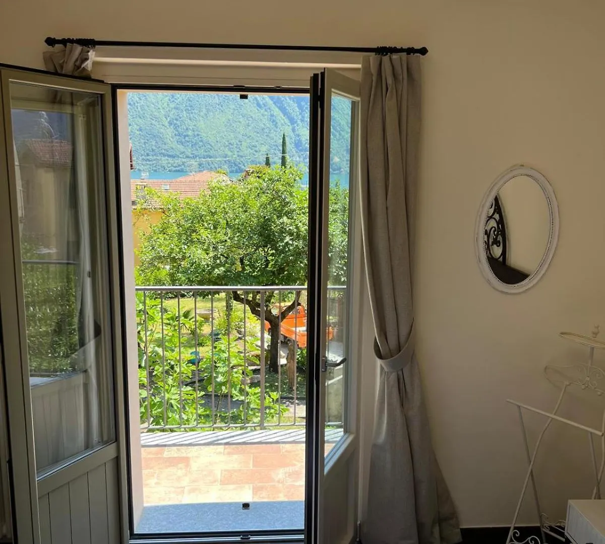 La Bolvedrina - Lake Como Villa Apartments - Garden & First Floor 트레메쪼